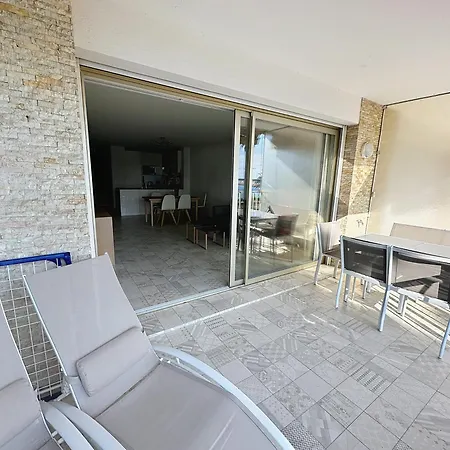 דירה Cozy 2-bedroom With Terrace, Sea View And Parking In