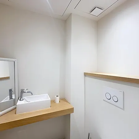 Cozy 2-bedroom With Terrace, Sea View And Parking In דירה קאן