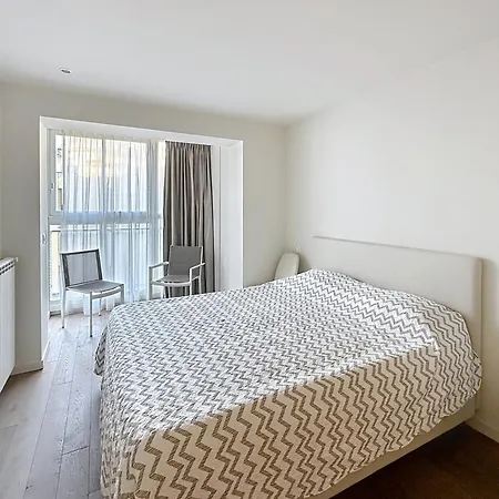 דירה Cozy 2-bedroom With Terrace, Sea View And Parking In קאן